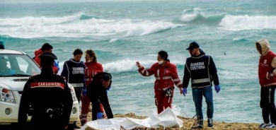 مأساة مهاجرين قبالة إيطاليا