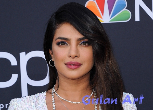 پریانكا لە ڕۆژی ڤالانتایندا بانگەشەی بۆ فیلمە ڕۆمانسییەكەی Love Again كرد