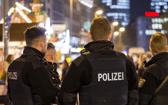 بەهۆی تەقەکردن لە نزیک قوتابخانەیەک دوو كەس بریندار بوون