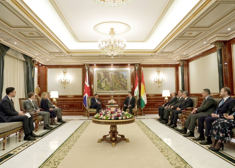 سه‌رۆك نێچيرڤان بارزانى له‌گه‌ڵ لۆرد ئه‌حمه‌د وه‌زيرى ده‌وڵه‌تى به‌ريتانيا كۆبووه‌وه‌‏