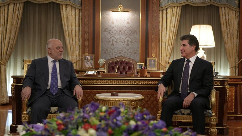 نيجيرفان بارزاني وحيدر العبادي يؤكدان أهمية مواصلة الحوار بين أربيل وبغداد