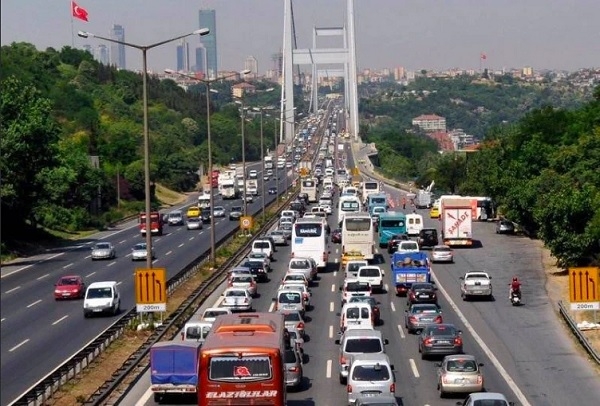 Xelk ji Îstenbûlê direve û berê xwe dide deverên din