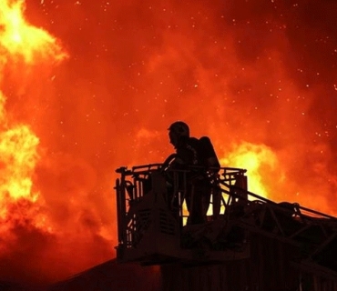 بەهۆی ئاگرکەوتنەوە لە کۆگایەکی سووتەمەنی لە جاکارتای پایتەختی ئەندەنوسیا، بە لایەنی کەم ١٤ کەس گیانیان لەدەستدا.