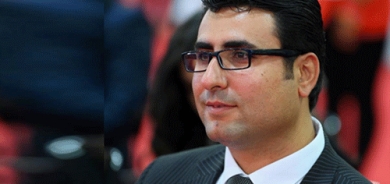 رەواج حاجی بەرپرسی مەلەفی سووریای دەزگای خێرخوازیی بارزانی:  بە هەزاران كەس ئێستا لە پێش خانووە ڕووخاوەكانیان بە نایلۆن و دار و پەڕۆ شوێنێكیان دروست كردووە، بۆ ئەوەی تێیدا بژین