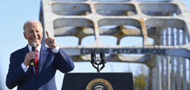 بايدن يحيي ذكرى «الأحد الدامي»... ويتطلع إلى انتخابات 2024