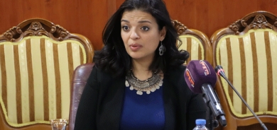 د. تاهیرە عەبدولڕەزاق سادق  ئەندامی ئۆفیسی فەرمیی ئایینی بەهائی لە كوردستان:     لە ئایینی بەهائیدا ژن و  پیاو یەكسانن و بڕیاری پیاو لەناو خێزاندا لە بڕیاری ژن بەهێزتر نییە