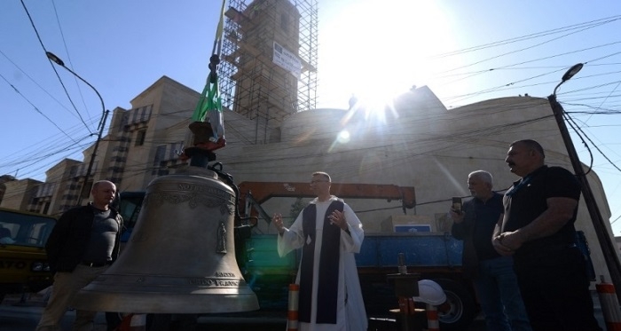 أجراس من النورماندي تدق في الموصل