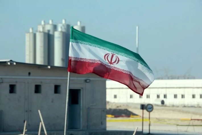 Brîtanya, Almanya û Fransa radigehînin ku Îranê nêzîk bûye li çekên atomî û ev yek jî metirsîdar e