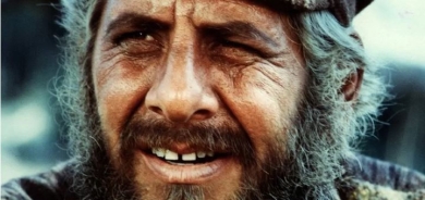 Chaim Topol: Fiddler on the Roof star dies aged 87