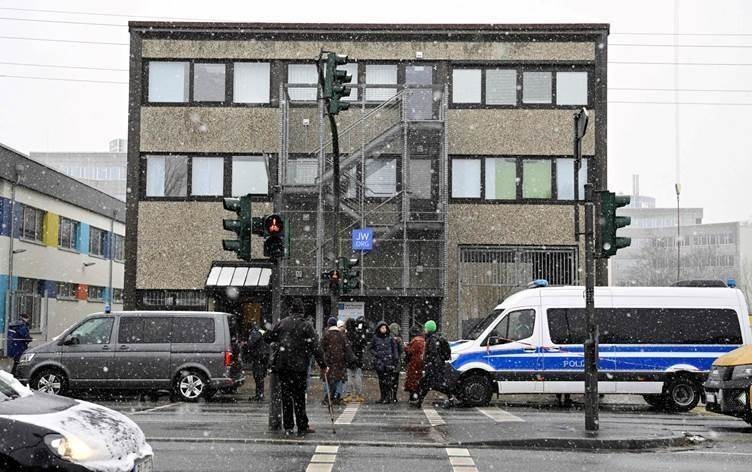 Almanya - Hûrgiliyên êrîşa çekdarî ya li dijî dêrê hatin eşkerekirin