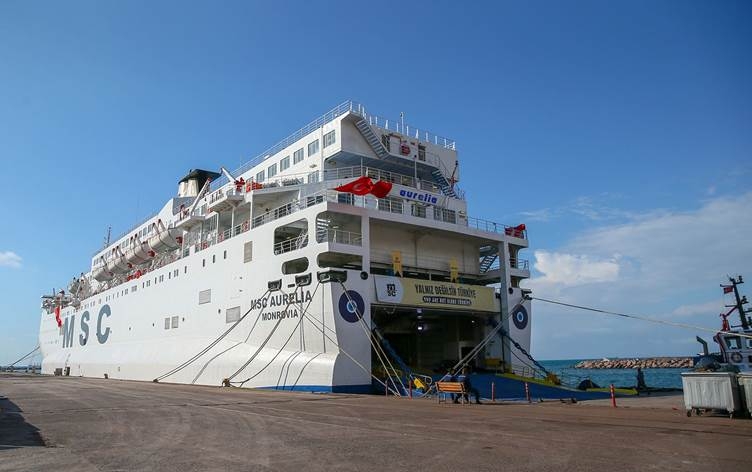 Hatay: Keştiya Îtalî ji qurbaniyên erdhejê re bûye stargeh