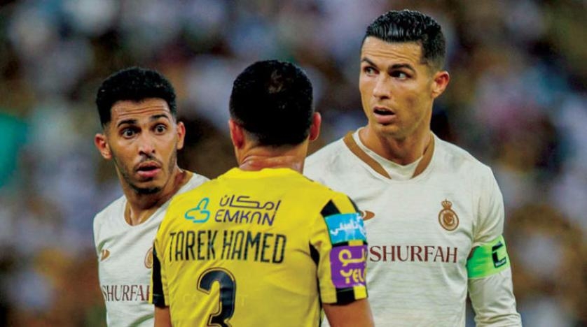 هتافات الجماهير لـ«ميسي» في حضرة رونالدو... هل هي جديدة؟