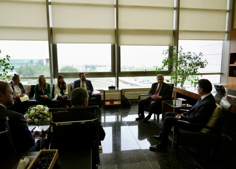 سەرۆك نێچیرڤان بارزانی لەگەڵ شاندێكی باڵای ئەمەریكی كۆبووەوە