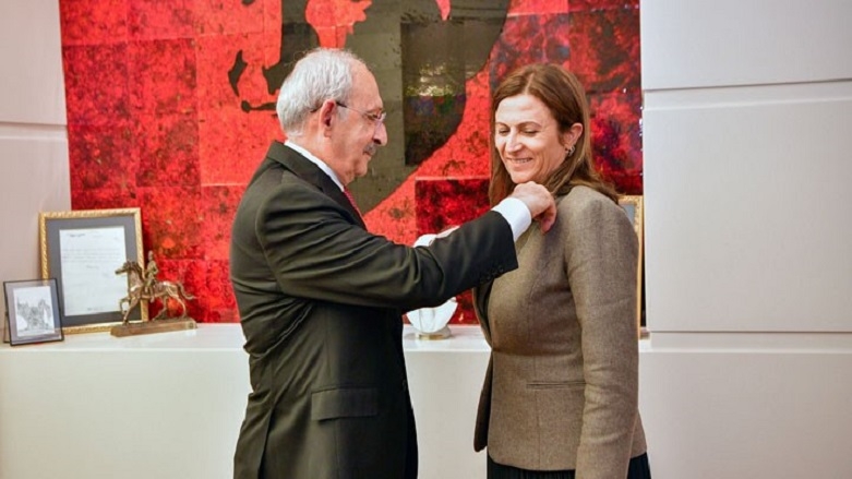 Hevjîna Tahir Elçî, Turkan Elçî tevlî CHPê bû