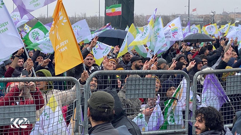 Newroza Stenbolê bi beşdariyeke mezin hat pîrozkirin