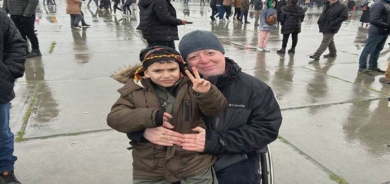 Ji ber cilên Pêşmergeyan nehîştin ku zarokê 5 salî bikeve qada Newrozê