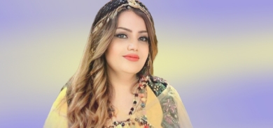 ڕێزان قساب:بە شیعر ئازارەکانم فەرامۆش دەکەم