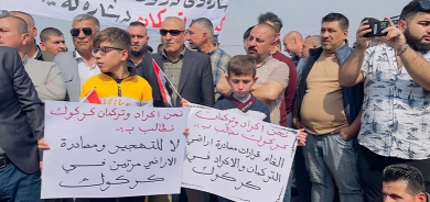 Cotkarên Kurd û Tirkmen li Kerkûkê li dijî dagirkirina zeviyan xwepêşandanê dikin