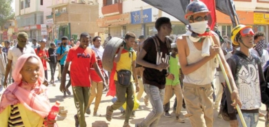 السودانيون يخشون «كذبة أبريل»