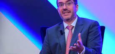 السفير البريطاني لدى العراق: تطور العلاقات بين اربيل وبغداد خطوة مُرضية