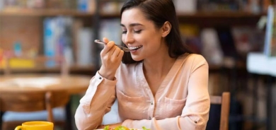 لەكاتی ڕۆژووشكاندندا هەرگیز پەلە مەكە لە خواردن
