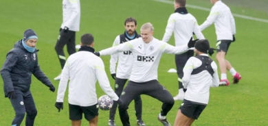 عجلة الدوريات الأوروبية الكبرى تعود للدوران بمباريات قمة ساخنة