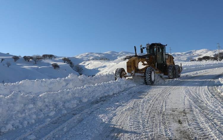 Li Wan û Bedlîsê ji ber berfê rêyên 163 gundan hatin girtin