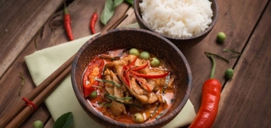 مائدة إفطار صحية.. الأطعمة الحارة قد تؤذي هؤلاء