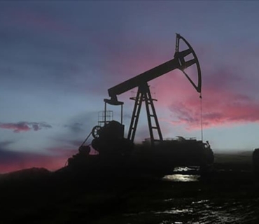 ڕیاز بەرهەمهێنانی ڕۆژانەی نەوتی خاو بە ڕێژەی 500 هەزار بەرمیل کەمدەکاتەوە