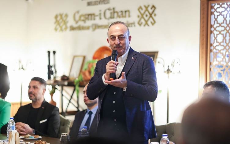 Çavuşoglu: PKK û PYD li Silêmaniyê her derê kontrol dikin