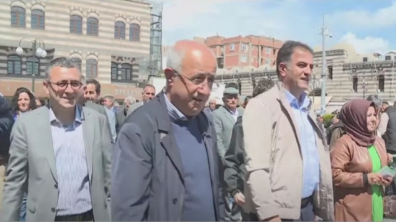 Namzetên YSPê yên Diyarbekirê dest bi bangeşeya hilbijartinan kirin