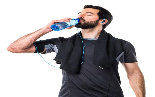 زیاد خواردنەوەی ئاو نیشانەكانی گرژبوونی كۆڵۆن سووك دەكات