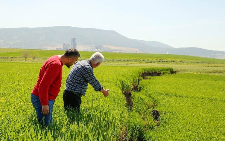 Cotkarên Mereşê ji ber hêla erdhejê nikarin zeviyên xwe av bidin