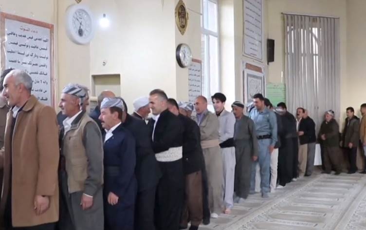 Rojhilatê Kurdistanê Cejna Remezanê pîroz kir lê Îranî bi rojî ne