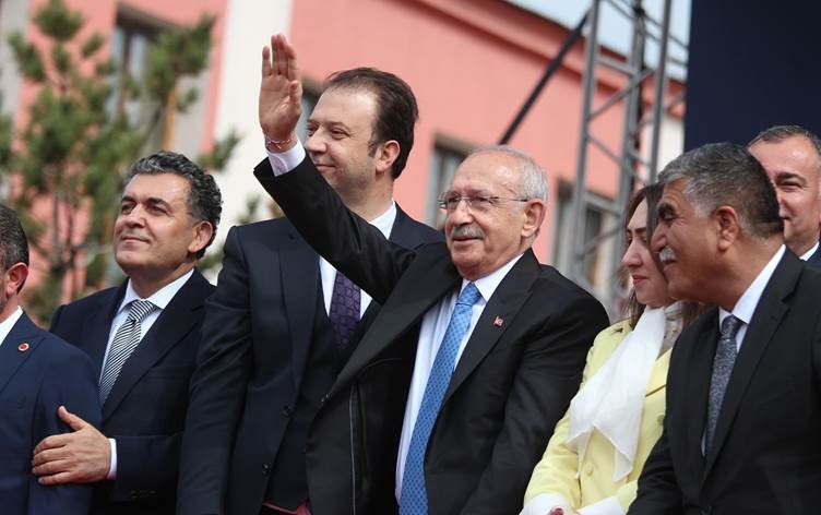 Kiliçdaroglu: Emê Sûriyên li Tirkiyê di nava 2 salan de vegerînin welatê wan