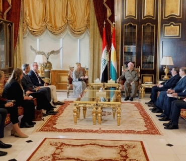 سەرۆك بارزانی پێشوازی لە شاندێكی هاوبەشی نوێنەرایەتییەكانی وڵاتان دەكات