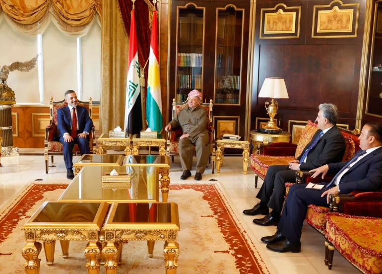Barzani meets Iraqi Deputy PM to discuss Iraq's political situation and citizens' problems