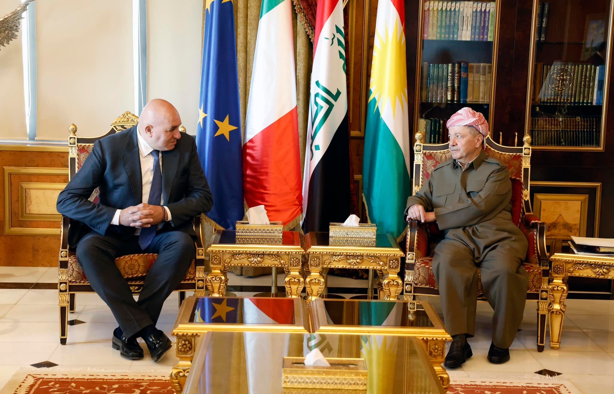 سەرۆك بارزانی پێشوازی لە وەزیری بەرگریی ئیتالیا دەكات