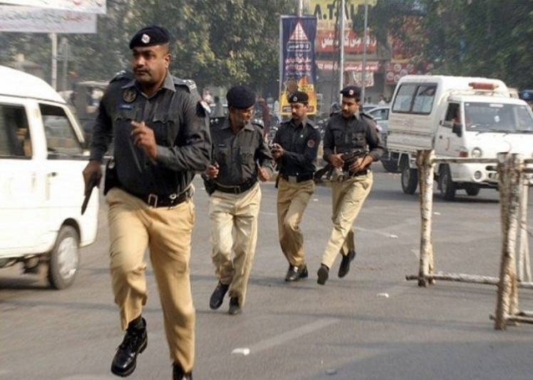 القتل في المدارس ينتقل الى باكستان.. خمسة أساتذة بين الضحايا