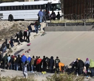 ڕفاندنی زیاتر لە دوو هەزار کۆچبەری نایاسایی لەلایەن قاچاخچییە مەکسیکییەکانەوە