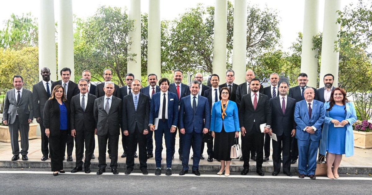 رئيس حكومة إقليم كوردستان يستقبل وفداً من المجلس التجاري الأمريكي - الكوردستاني