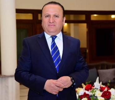 من زاد عليك في الخُلُق زاد عليك في الدين