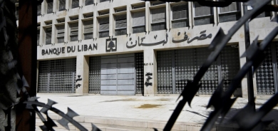 لبنان: مخاوف من انقطاع الاتصال المالي بالعالم