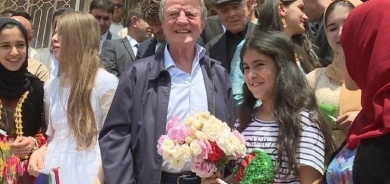 Bernard Kouchner li Herîrê serdana dibistana bi navê wî ye kir