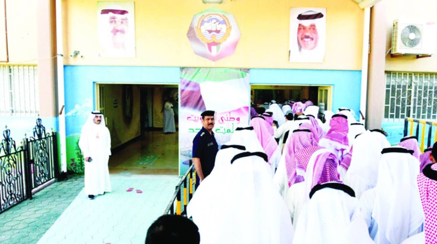 الغانم يتهم الحكومة الكويتية بالتدخل في الانتخابات