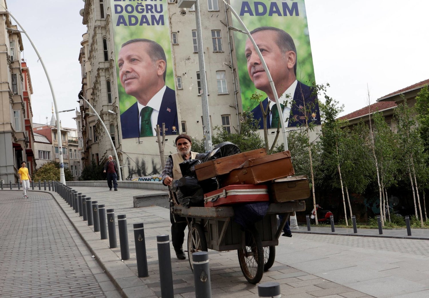 إردوغان متفائل بالفوز في جولة الإعادة... وكليتشدار أوغلو غيّر فريقه الانتخابي