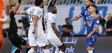 «احتفالية رونالدو» تشعل الغضب في مواجهة الهلال والاتحاد