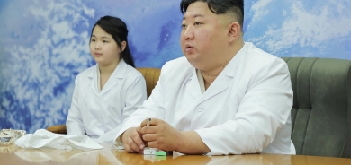 زعيم كوريا الشمالية يتفقد محطة للأقمار الصناعية العسكرية