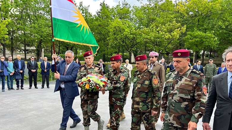 Şandeke Pêşmerge li Parîsê ligel berpirsên leşkerî dicive