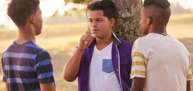 أخطار السجائر الإلكترونية تطارد المراهقين